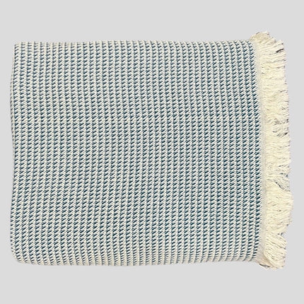 Towel with fringes